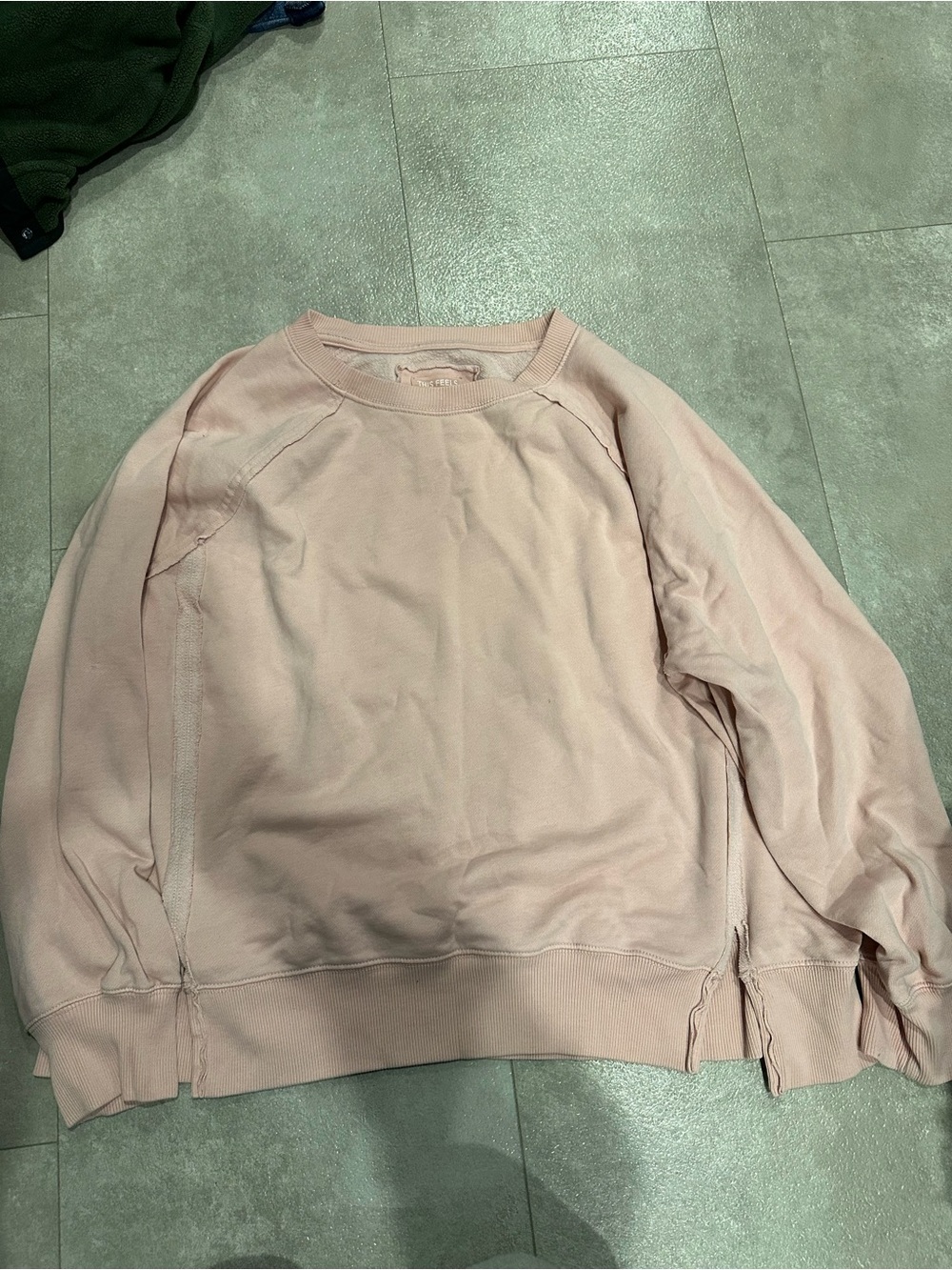 Light Dusty Pink Crewneck Sweatshirt American eagle